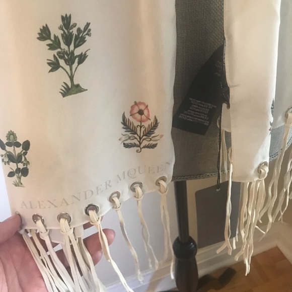 BNWT Alexander McQueen silk scarf - Picture 2 of 4